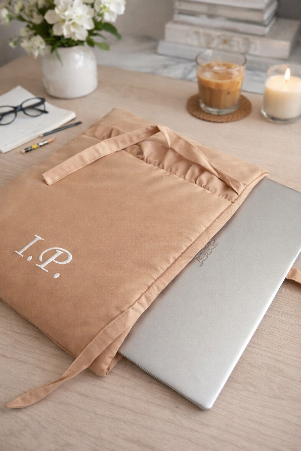 Elegantni etui za laptop s personalizacijom
